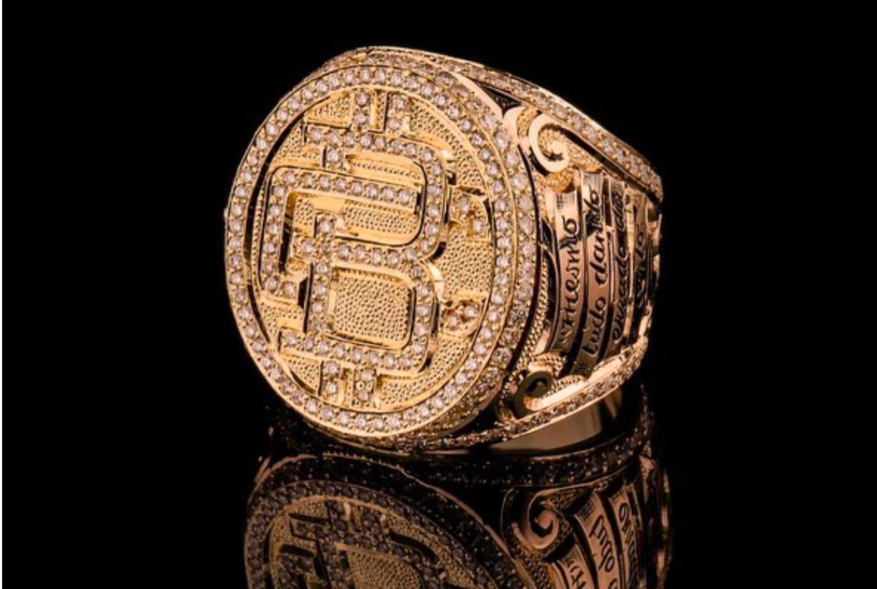Bitcoin Ring Special Edition 18k Gold - Diamonds