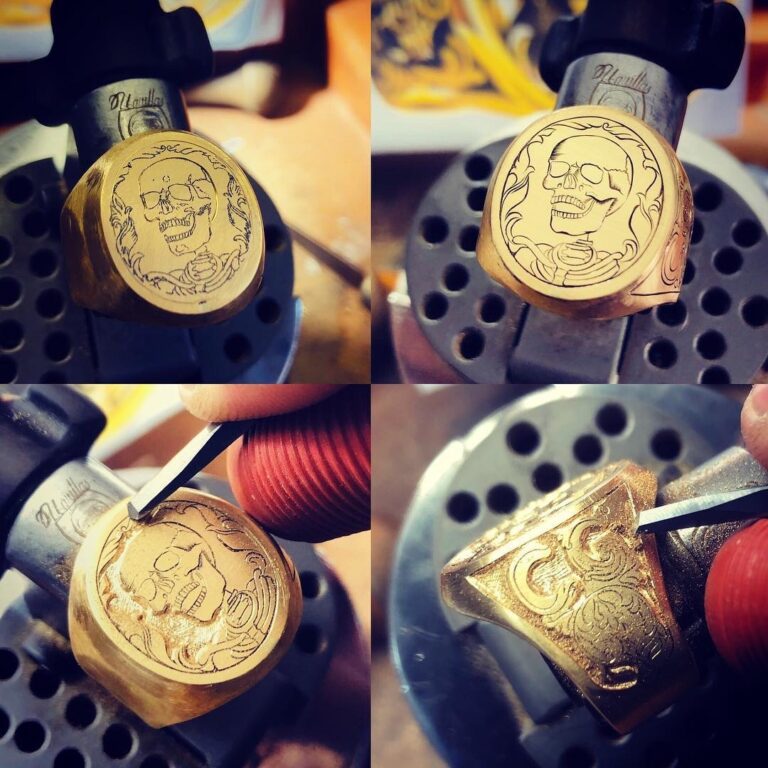 Emperor Skull Ring 18k Gold