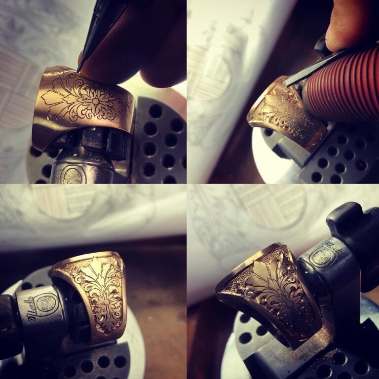Family Crest Ring 18k Gold